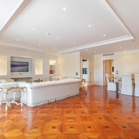 アパート Luxury Penthouse Promenade *