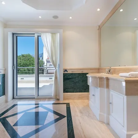 Luxury Penthouse Promenade *
