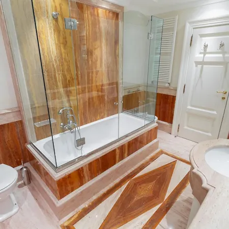 Luxury Penthouse Promenade アパート